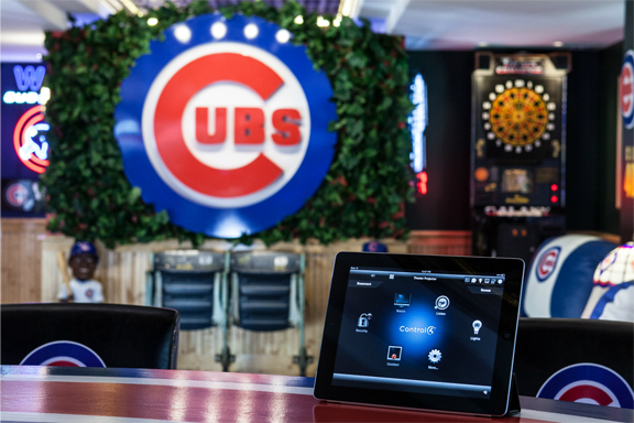 THE ULTIMATE FAN CAVE THE ULTIMATE FAN CAVE: chicago, illinois, smart-home-stories,